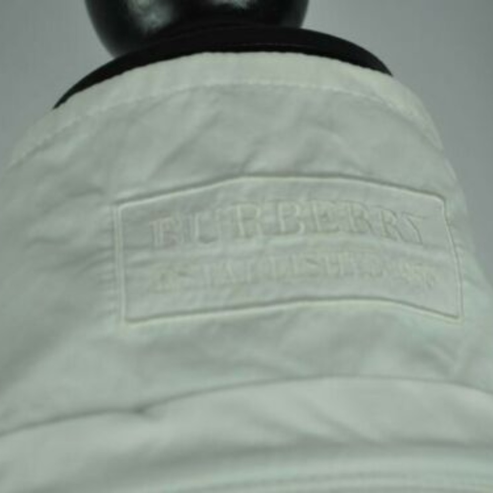 BURBERRY London White Lightweight Jacket - Picture 7 of 8
